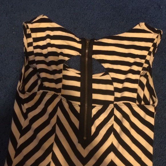 Striped Tank top with a zippered back - Picture 3 of 3